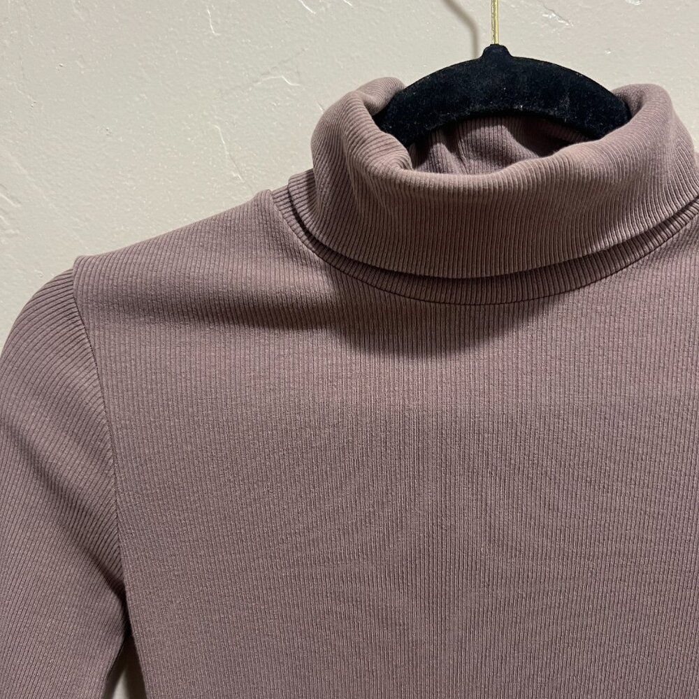 Ribbed turtle neck - Picture 2 of 5